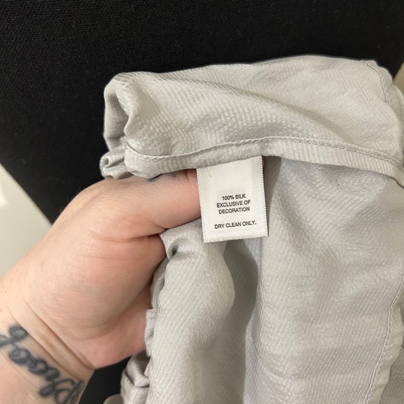 White House Black Market Silver/Grey Silk Slip Top With Button Detail Size XS - Picture 9 of 9